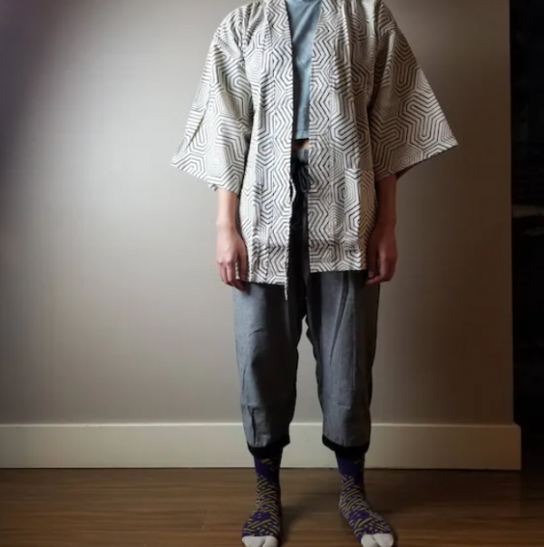 Jaket Kimono dengan Pola Geometris Modern